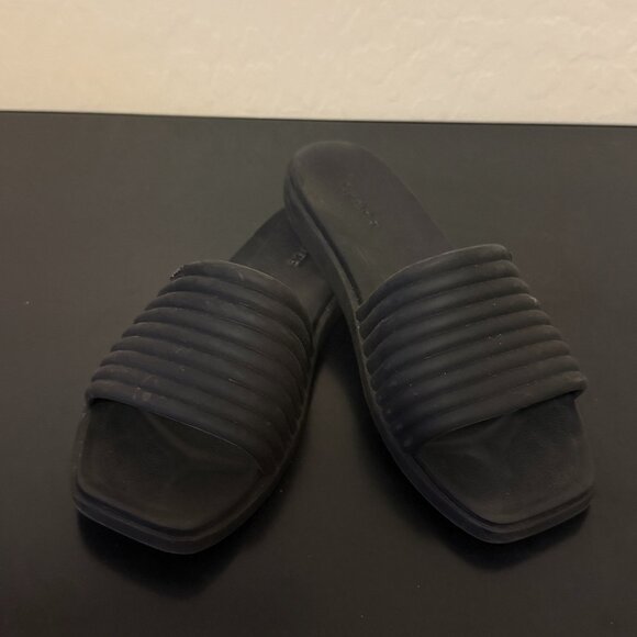 Crocs Miami Slide Sandal - Black - Picture 1 of 3